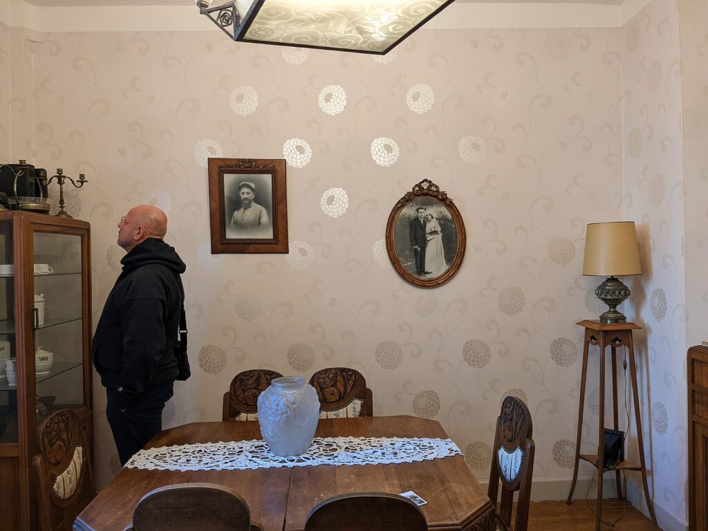Salle à manger d'un appartement ancien à Villeurbanne, deux pièces voisines à climatiser avec un Unico Twin